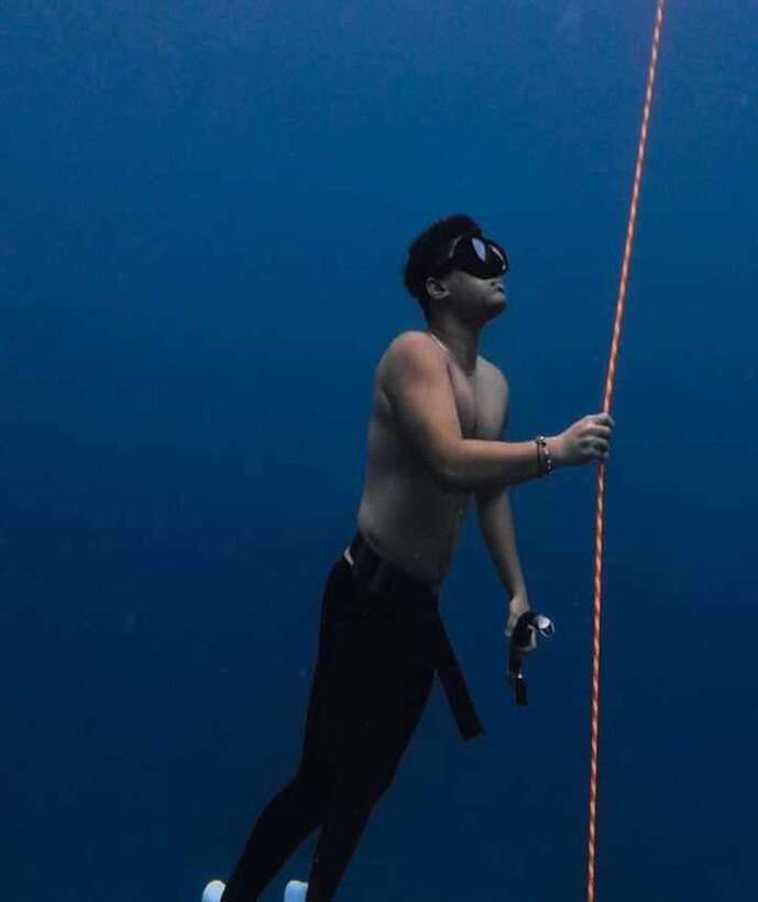 Bantayan Island: Intro Freediving Experience - Why the four-person limit helps