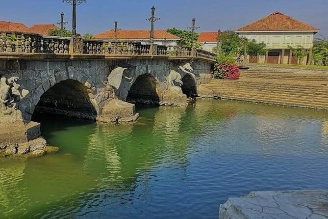 Bataan Tour in Las Casas Filipinas de Acuzar - The Manila pickup and long day