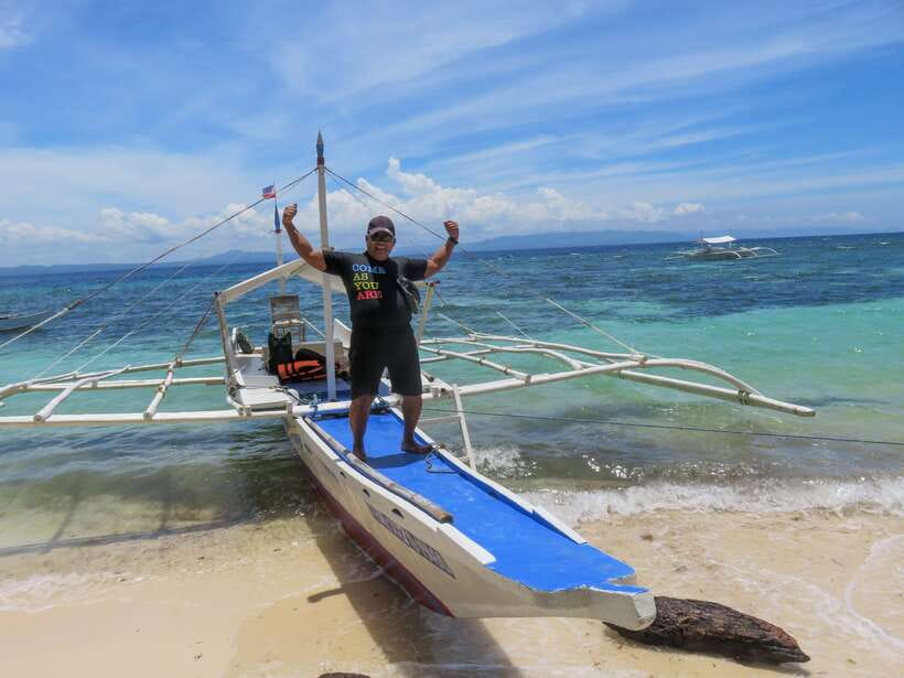 Bohol: Pamilacan Island Dolphin/Turtle Watching Tour & Lunch - The village walk and Pamilacan’s quiet shore