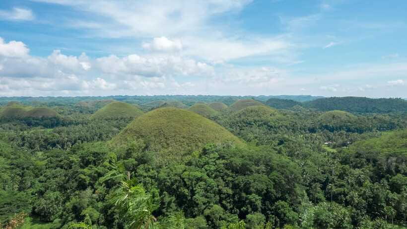 Bohol: Private Countryside Tour with Buffet Lunch - The final souvenir stop at Aproniana Gift Shop