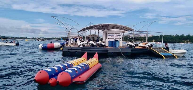 Boracay: Banana Boat Adventure - The safety briefing and equipment
