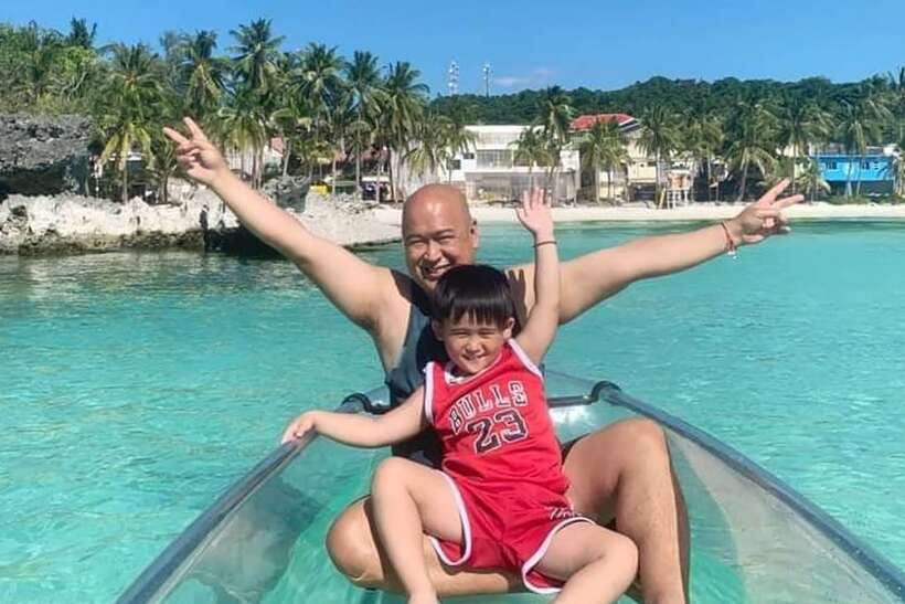 Boracay: Crystal Kayak Photo-op Experience - The guide makes or breaks the photo session