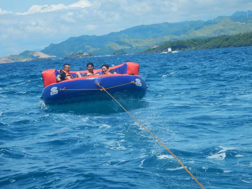 Boracay: Flying Donut Water Tubing Experience - What the staff and organization add