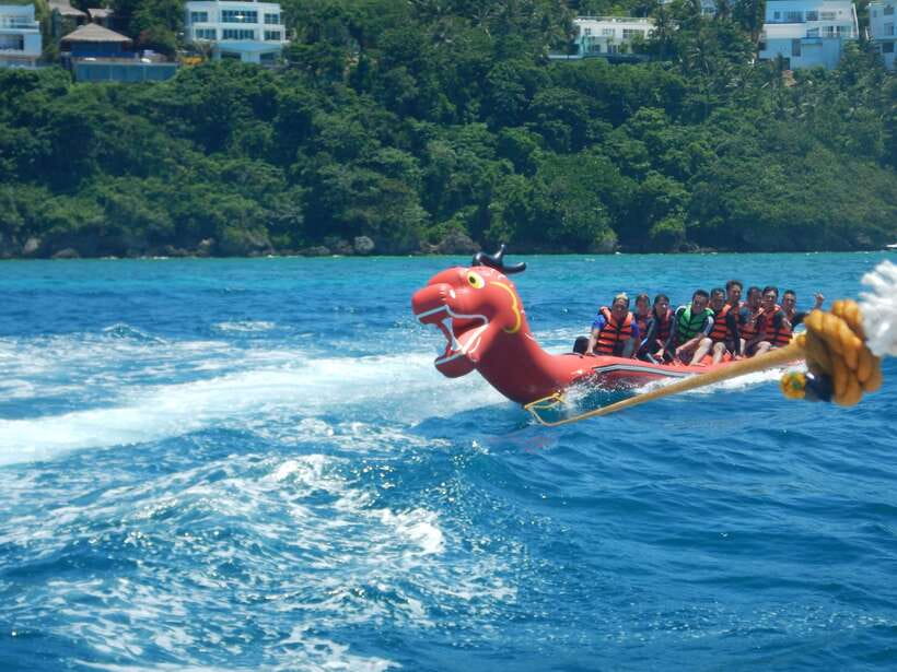 Boracay: Inflatable Banana or Dragon Boat Ride - Views from the speedboat and station