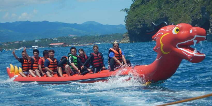 Boracay: Inflatable Banana or Dragon Boat Ride - Meeting points and timing