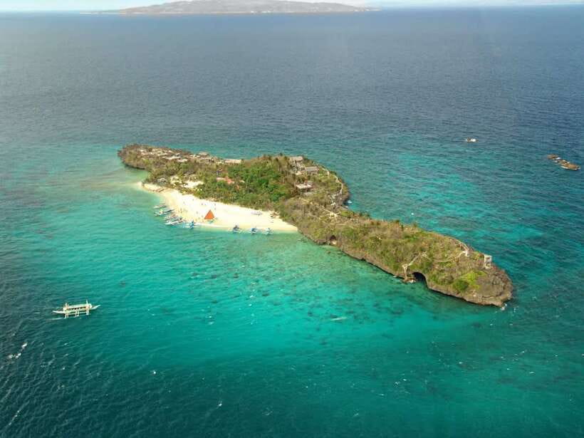Boracay: Island and Beach-Hopping Boat Tour with Snorkeling - Magic Island or Crystal Cove