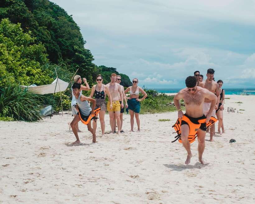 Boracay: Island Hopping & Cliff Jumping by Haqqy Life - Starting at Frendz Resort and Hostel Boracay