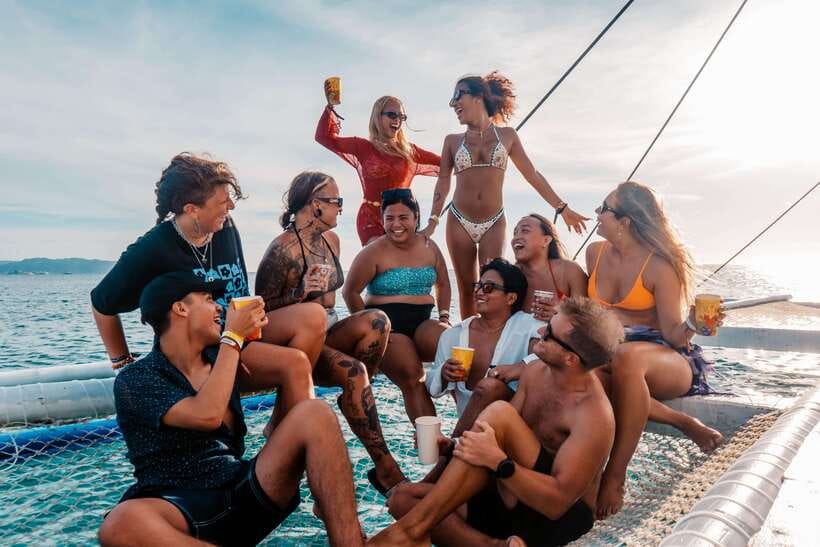 Boracay: Island Hopping & Cliff Jumping by Haqqy Life - Snorkeling and marine life for the calmer half of the day