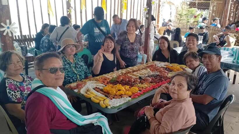 Boracay Island Hopping Experience - Lunch and refreshments on board