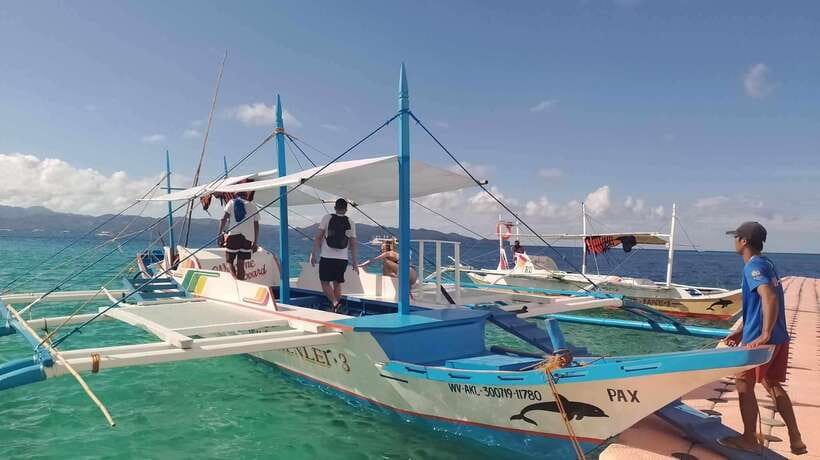 Boracay Island Hopping Experience - Meeting the boat near Astoria Hotel