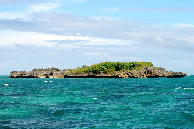 Boracay Island Hopping + Hot Kawa + Parasailing + Helmet Diving - Tabon Beach combines lunch with the hot kawa bath