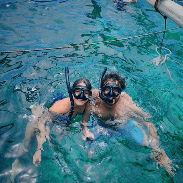 Boracay: Island Hopping with Lunch and Parasailing - Snorkeling with equipment supplied