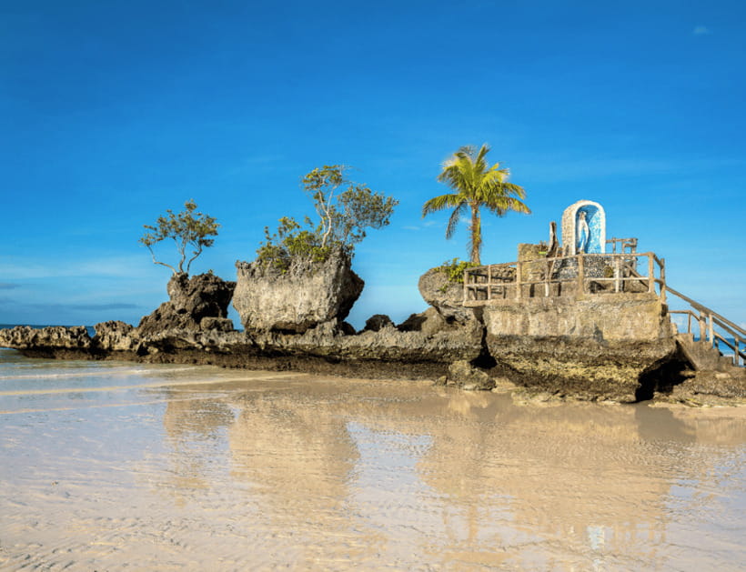 Boracay: Island Hopping with Lunch, Helmet Diving & ATV - Puka Shell Beach: a proper hour by the water