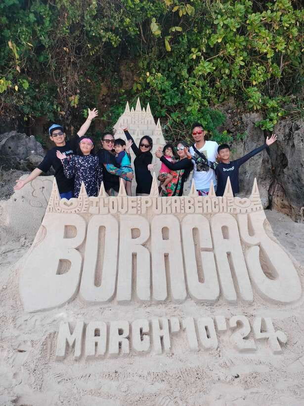 Boracay: Island Hopping with Snorkeling and Crystal Cove - A five-hour look at Boracay from the sea