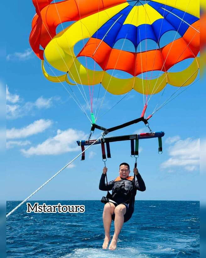 Boracay Parasailing 360• Insta - What This Boracay Parasailing Ride Is Really Like