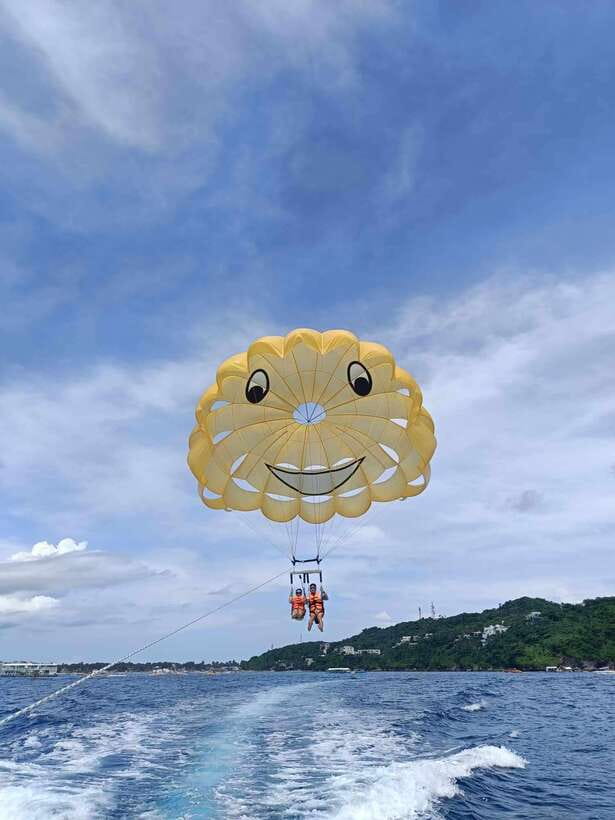 Boracay Parasailing - The speedboat ride from White Beach