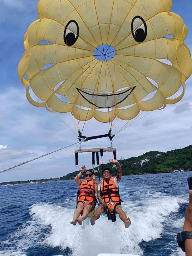 Boracay Parasailing - Returning to White Beach after the ride
