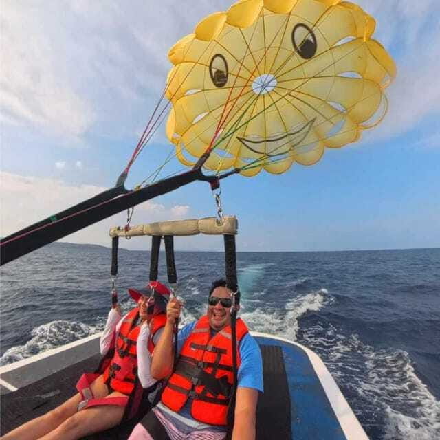 Boracay: Parasailing Adventure with Insta 360-Degree Camera - Meeting at Astoria Station 1 Beachfront