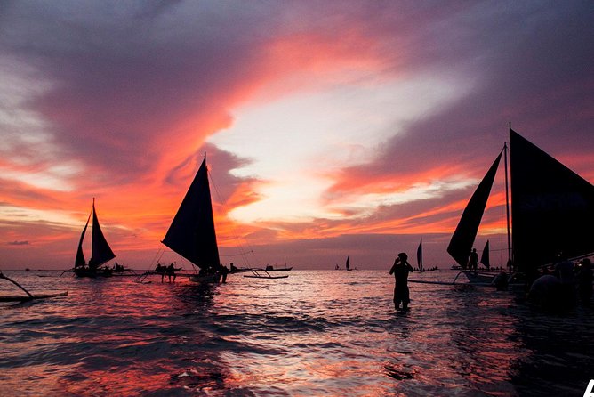 Boracay Paraw Sailing Sunset - Getting Assigned to a Paraw