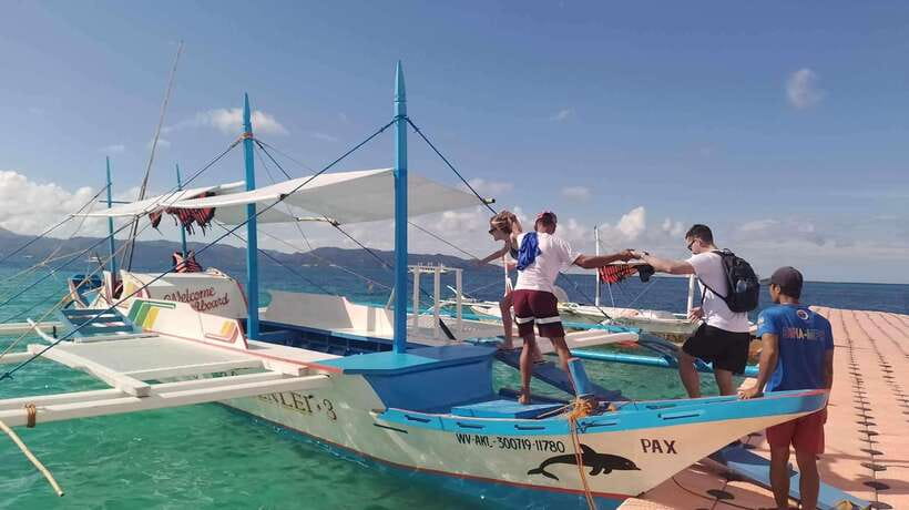 Boracay Private Boat Tour with Local Guide - What This Private Boracay Tour Is Really Offering