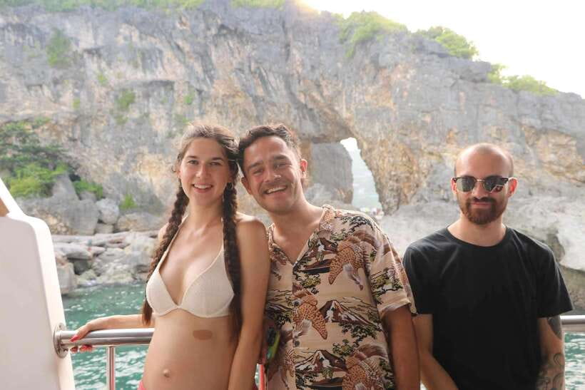 Boracay Private Boat Tour with Local Guide - Lunch, Drinks, And The Value Of The Price