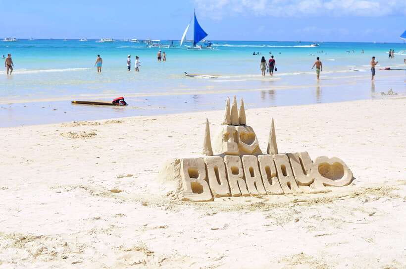 Boracay: Private Traditional Bamboo Boat Sailing Tour - The crew and the feel of the private trip