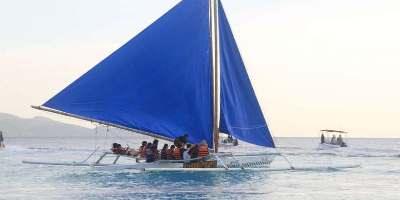 Boracay: Private Traditional Bamboo Boat Sailing Tour - What to bring, and what to leave behind