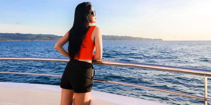 Boracay: Scenic Sunset Cruise with Live Music - Timing, transfers, and the practical details