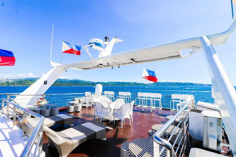 Boracay: Scenic Sunset Cruise with Live Music - Should you book the Diamond Yacht sunset cruise?