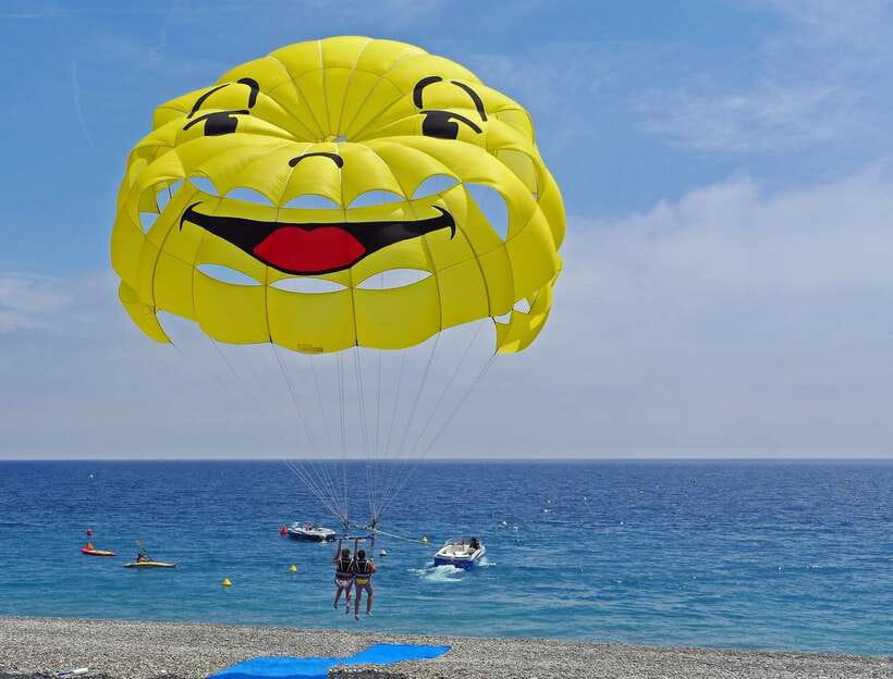 Boracay: Solo or Tandem Parasailing Experience - What to bring and what to leave behind