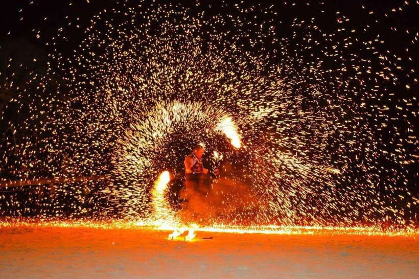 Borocay: Fire Dancing Show at Red Coconut Beach Hotel - Arriving at Red Coconut Beach Hotel
