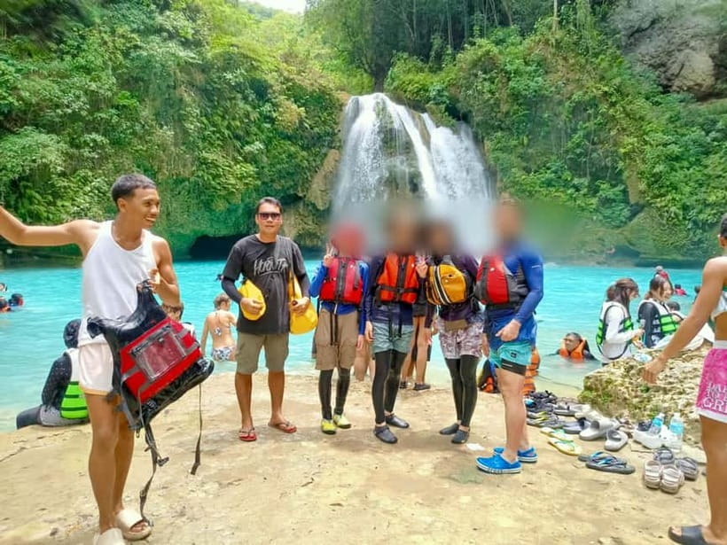 Cebu: 2-Day Private Tour Moalboal and Oslob - Oslob starts at 6:00 AM for the whale shark encounter