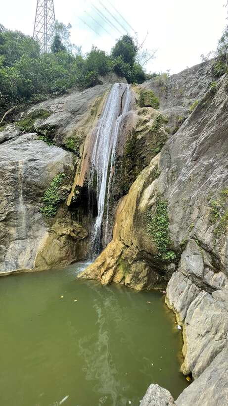 Cebu: Adventure Hiking Trip in the City - Budla-an Barangay Hall and the ten-minute briefing