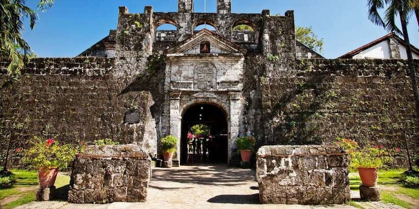 Cebu City: Historical, Local Cuisine & Mountain Guided Tour - The Basilica Complex and Magellan’s Cross