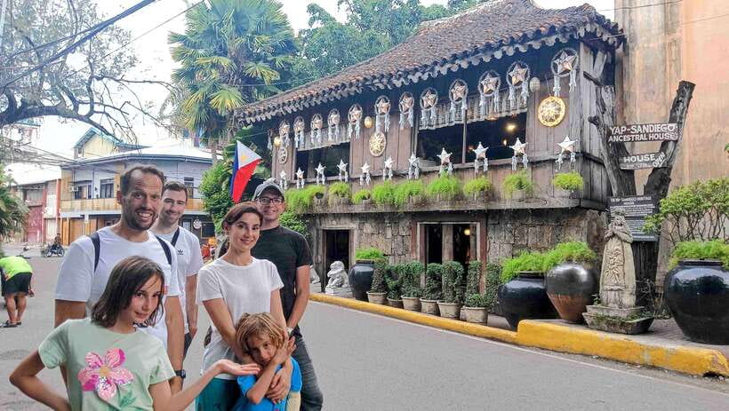 Cebu City: Walking Tour - The Heritage of Cebu Monument and old city stories
