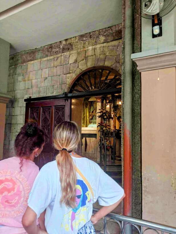 Cebu City: Walking Tour - Magellan’s Cross and Santo Niño Church