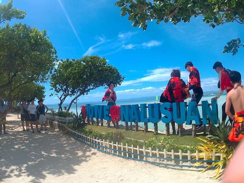Cebu: Island Hopping 3 Islands + San Vicente Fish + Lunch - Crew care makes the water easier for beginners