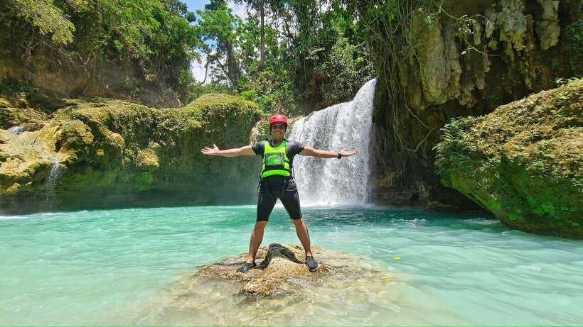 Cebu: Oslob Whale Shark and Canyoneering Group Tour - A practical lunch and changing stop in Badian
