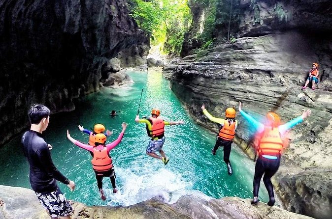 Cebu: Oslob Whale Shark Swimming and Kawasan Falls Canyoneering - What the price of $119 really covers
