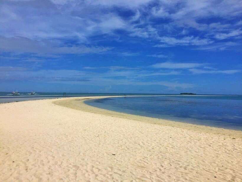 Cebu: Pamilacan, Virgin Island, Dolphin Watching with Lunch - Lunch at a Floating Restaurant