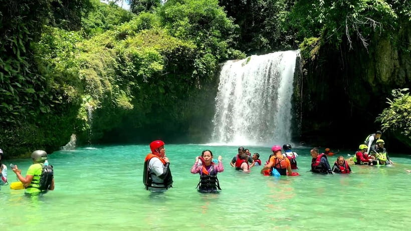 Cebu: Whale Shark Swim and Kawasan Canyoneering Tour - The day in five useful points
