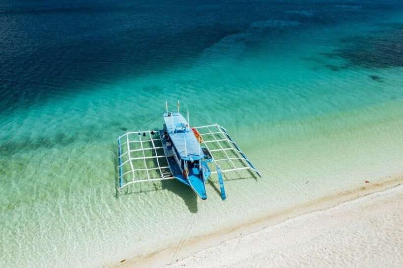 Coron: Barracuda Lake, Skeleton Wreck, Twin Lagoon Boat Tour - An early start from Coron port