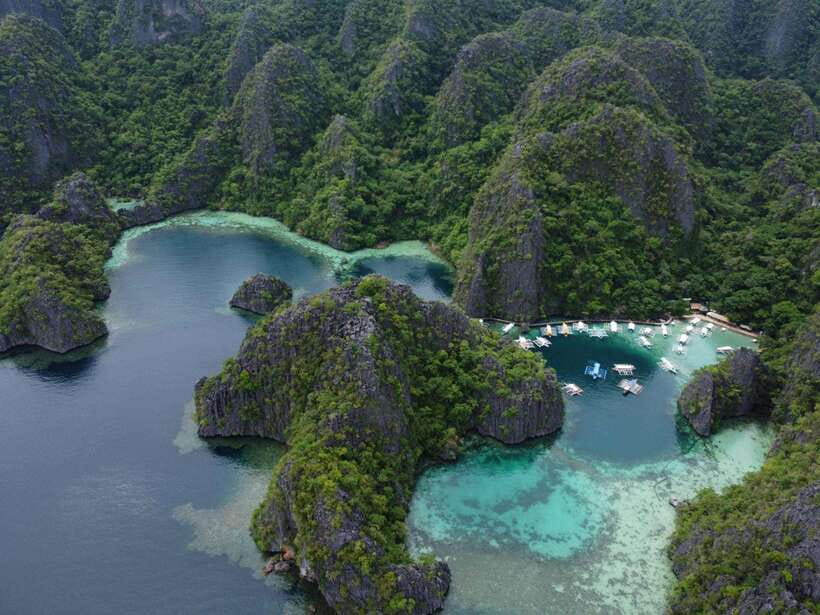 Coron: Kayangan Lake, Twin Lagoon, and Siete Pecados Tour - What the tour is really like on the water