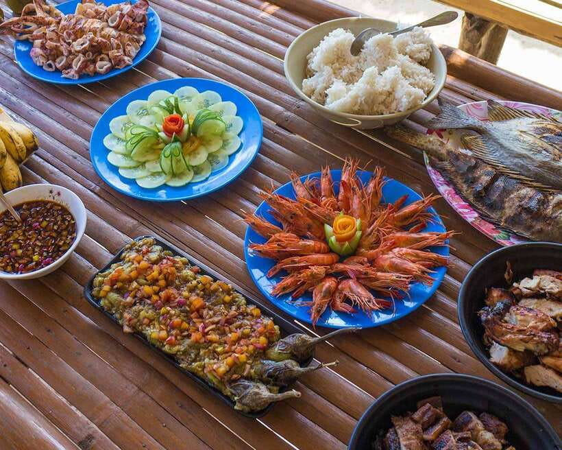 Coron: Off-Bay Islands, Lagoons and Lakes Hopping Tour - The guides shape the mood of the day