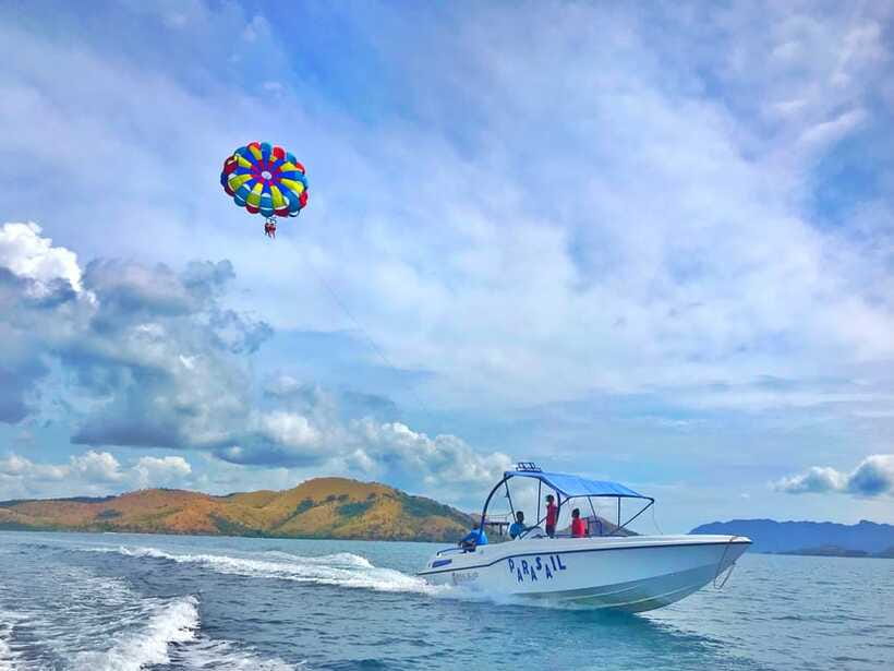 Coron: Parasailing Experience - The Water Dip: Fun Extra or Unnecessary Splash?
