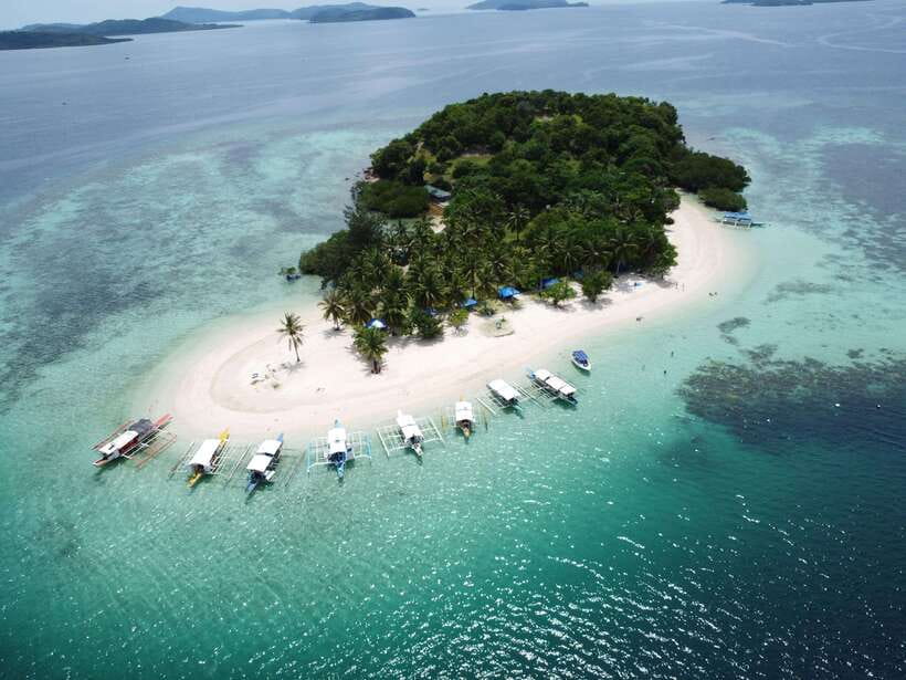 CORON:REEF AND WRECK - 2 JAPANESE WRECK AND PASS ISLAND TOUR - Lusong Gunboat: a shallow wreck with a story