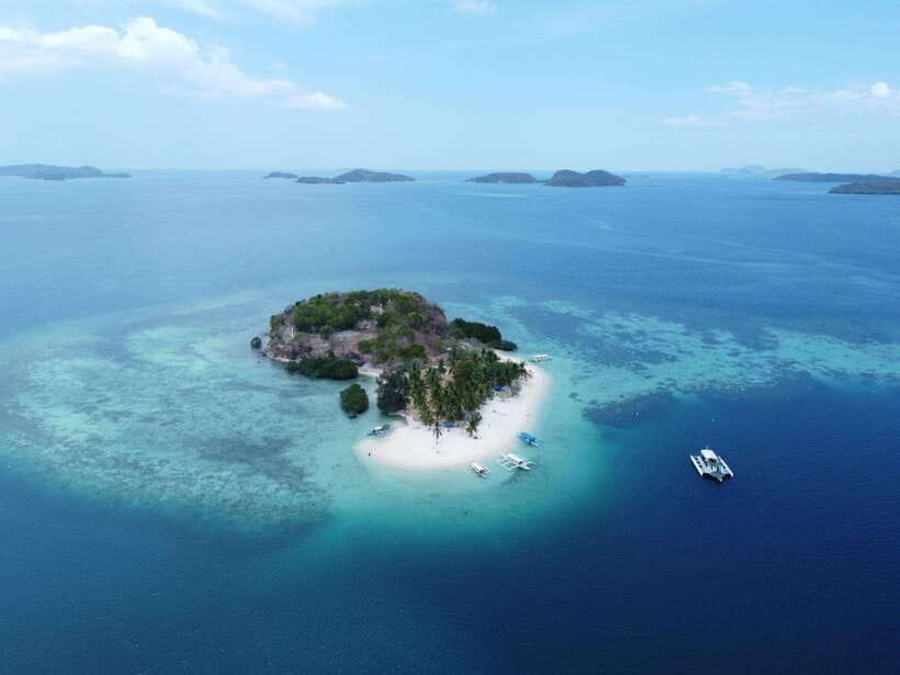 CORON:REEF AND WRECK - 2 JAPANESE WRECK AND PASS ISLAND TOUR - Lusong Coral Garden and the moving water