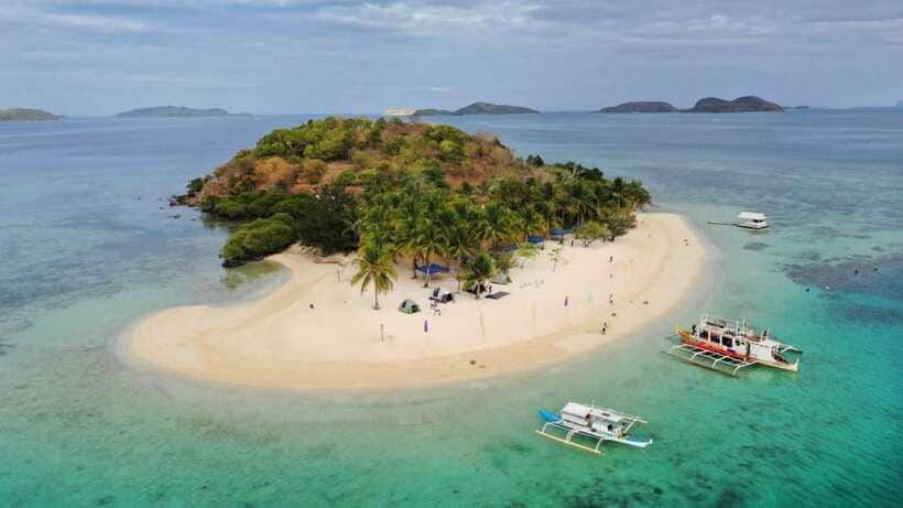 Coron Reef and Wrecks Tour (Private Tour) - What the private boat setup means for your day