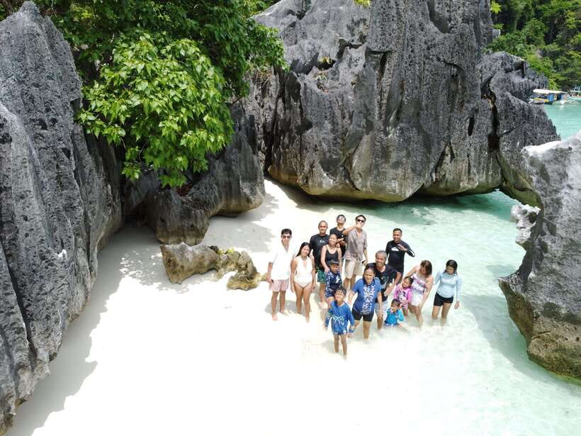 CORON TOUR - PRIVATE BOAT RENTAL with LUNCH (7 Destinations) - What the $201 private boat package really includes