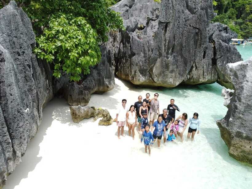 CORON TOUR - PRIVATE BOAT RENTAL with LUNCH (7 Destinations) - Finishing at CYC Beach and its mangroves